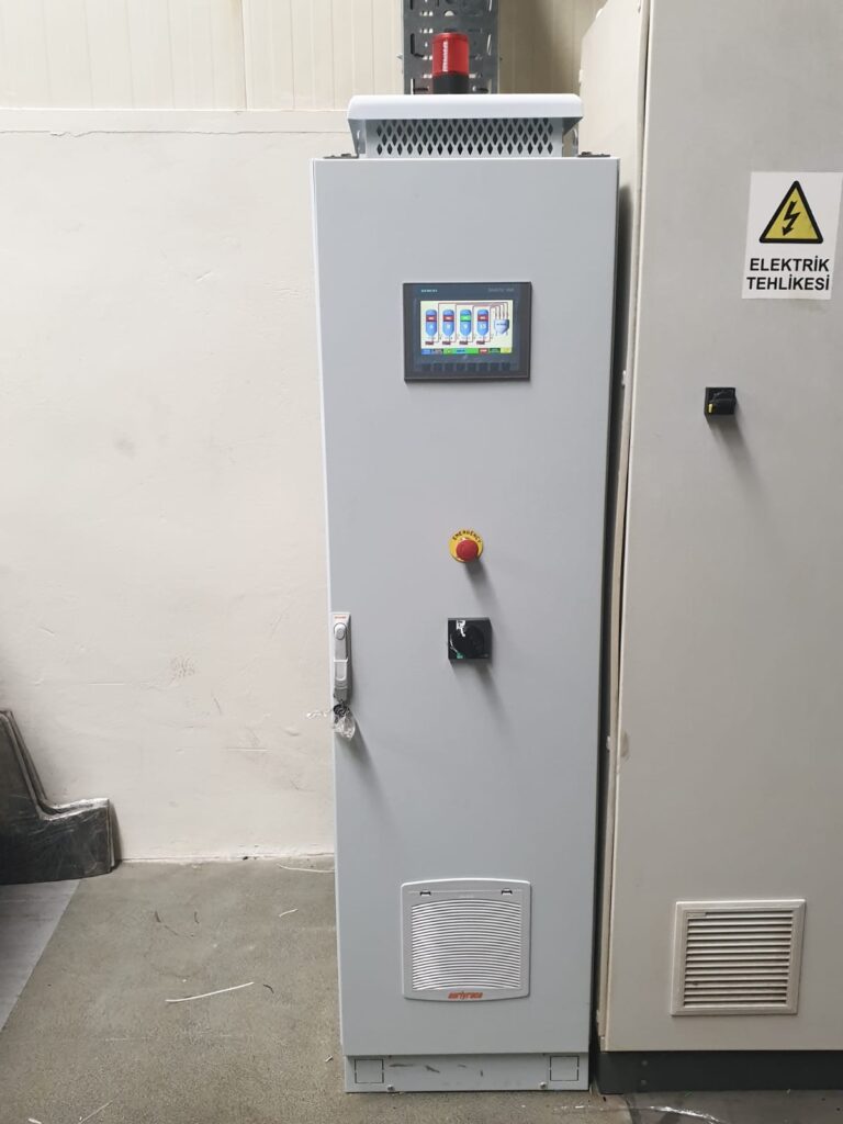 Tank dolum otomasyon Sistemi HMI panel görünümü, pano dıştan görünüm